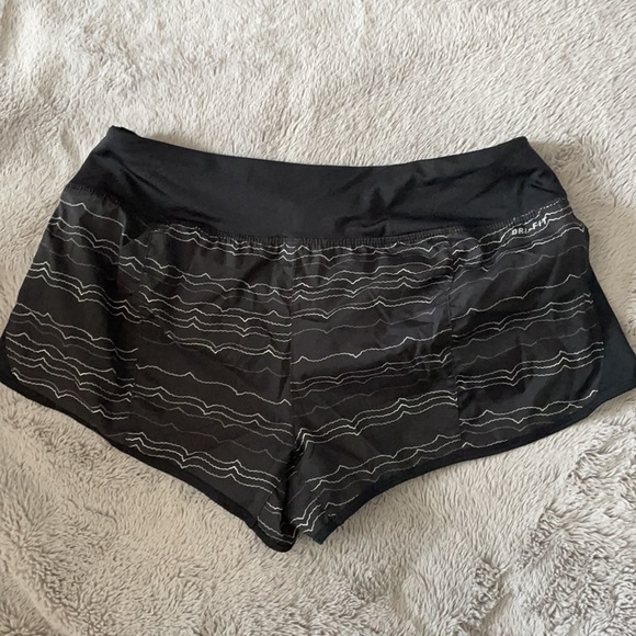 Nike Dri-Fit Lined Athletic Workout Shorts - Women’s M - Picture 2 of 4